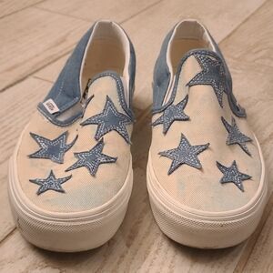 Blue Star Vans Slip-On Shoes In A Size 8.5 In Like New Condition!